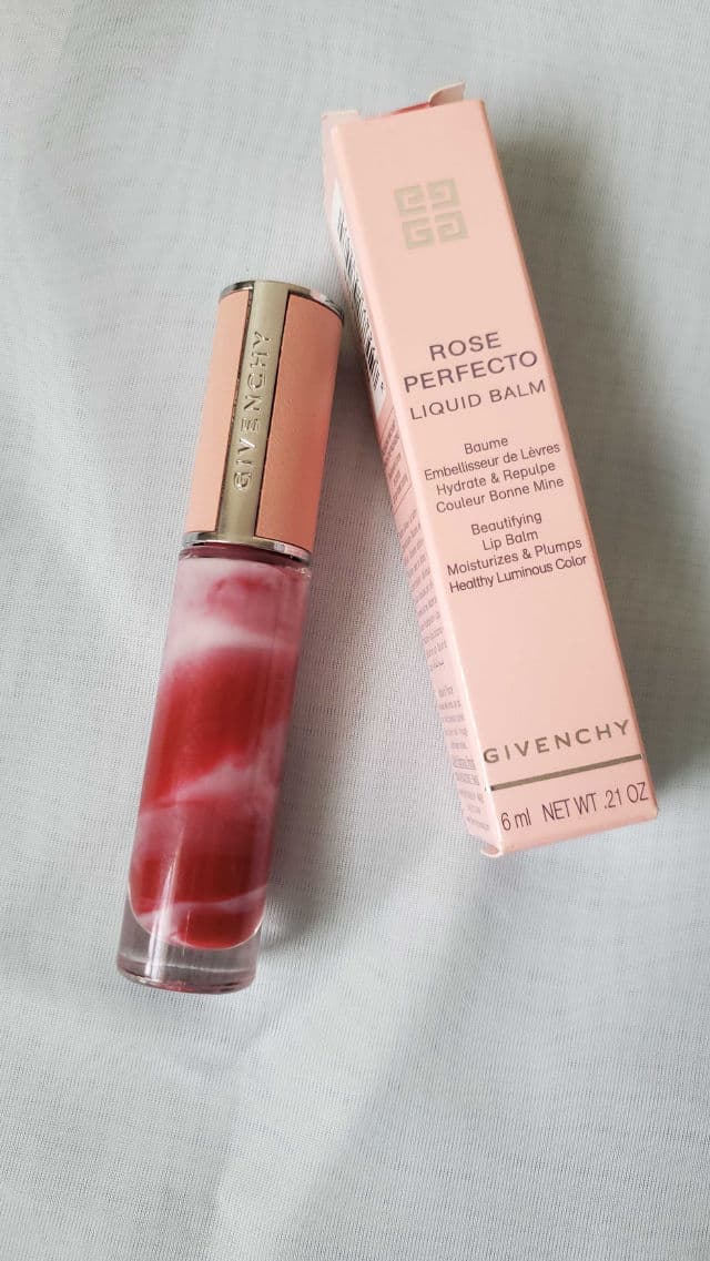 Givenchy Baume À Lèvres Liquide Rose Perfecto 001 Pink Irresistible review photo by Nhaty