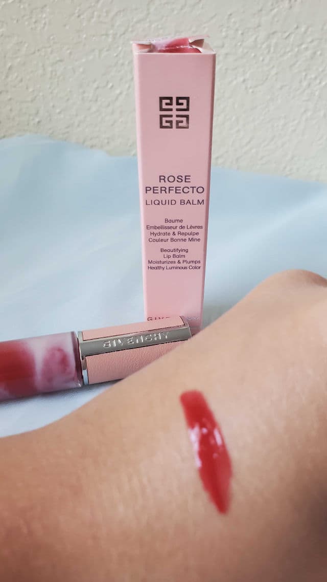 Givenchy Baume À Lèvres Liquide Rose Perfecto 001 Pink Irresistible review photo by Nhaty