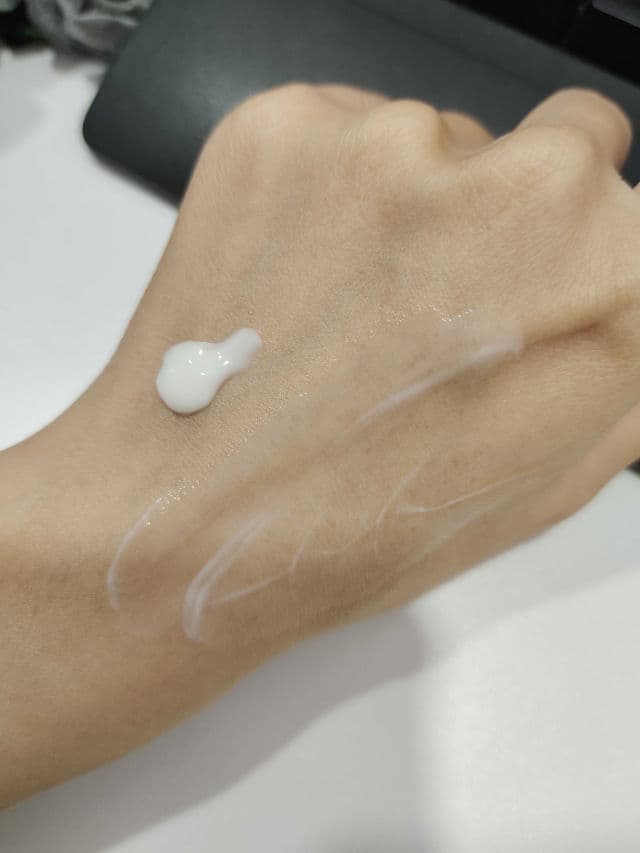 The Inkey List Vitamin B, C & E Moisturiser review photo by Maryyminhui