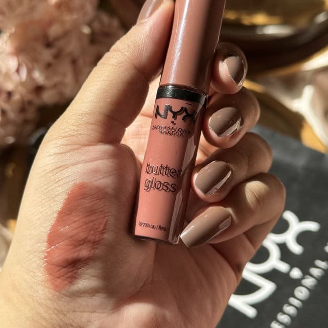 Nyx Cosmetics Praline review photo by Isra