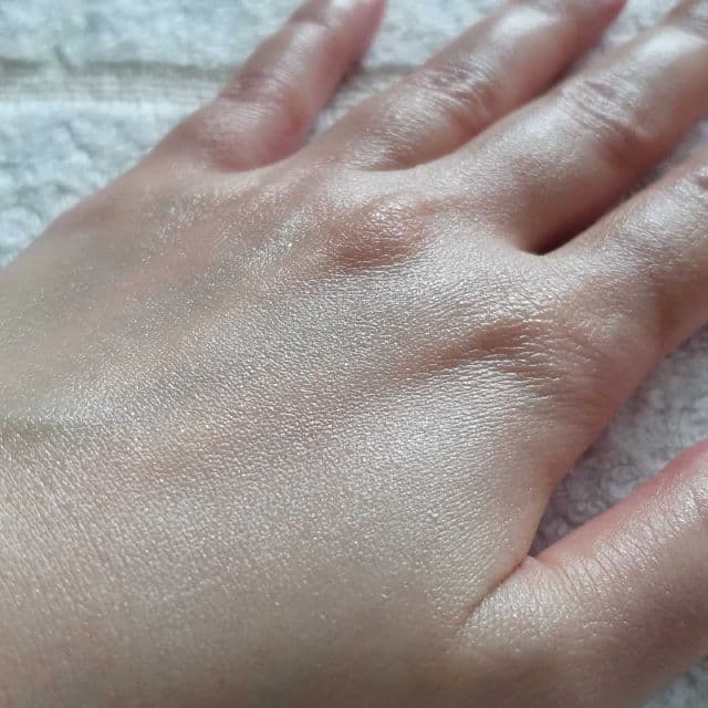 Nacific Vegan Sun Essence SPF50+ PA++++ review photo by zombieskinz