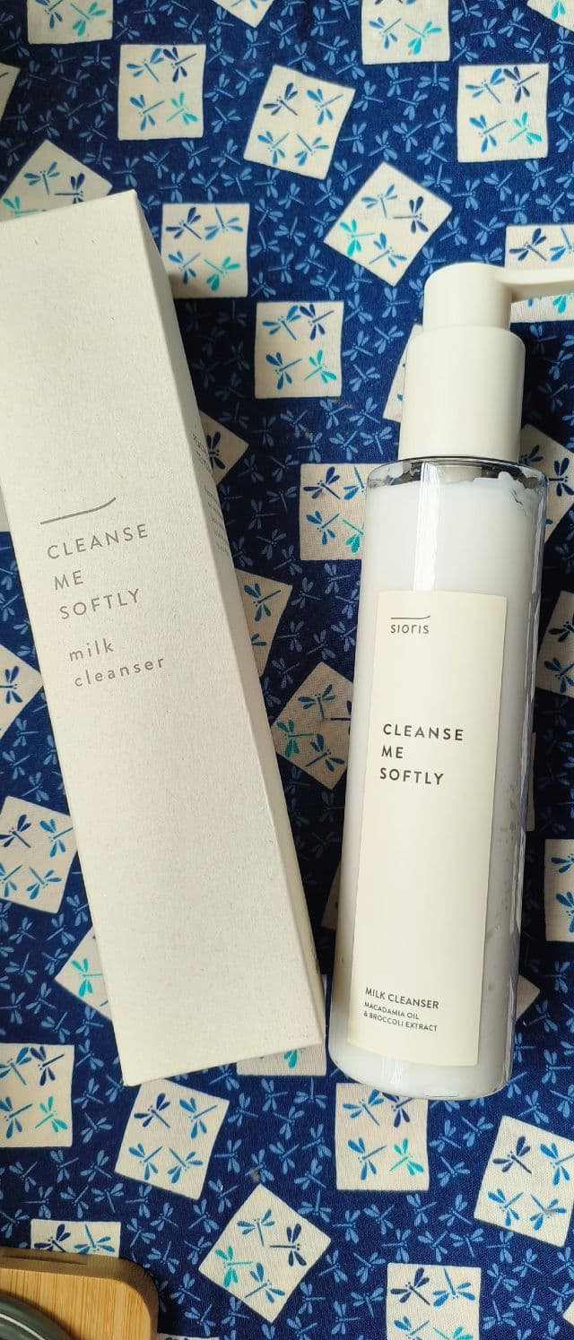 Sioris Cleanse Me Softly Milk Cleanser review photo by zombieskinz