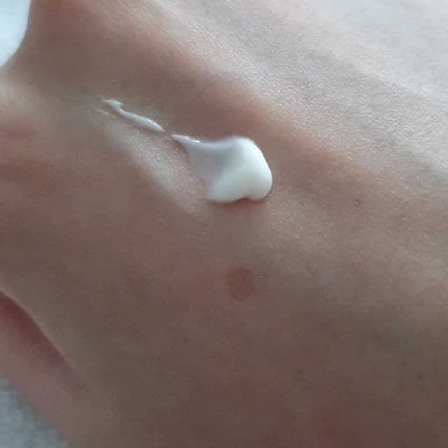 Dr. Ceuracle Cica Regen Vegan Sun SPF 50+ PA++++  review photo by zombieskinz