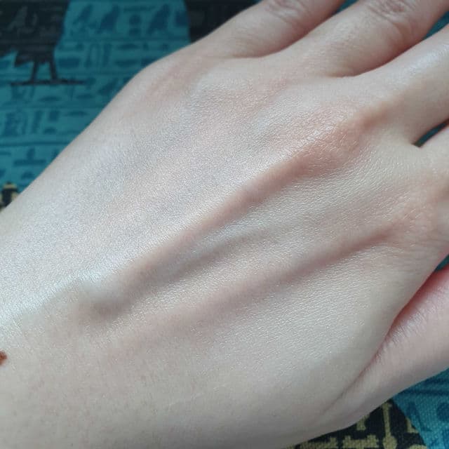 Paula's Choice Resist Skin Restoring Moisturizer SPF 50 review photo by zombieskinz