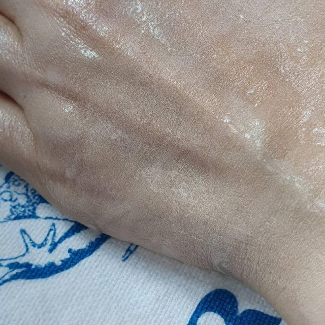 SANA Soy Milk Moisture UV Base SPF 40 PA+++ review photo by zombieskinz