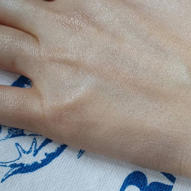 SANA Soy Milk Moisture UV Base SPF 40 PA+++ review photo by zombieskinz