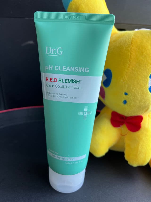 DR.G RED Blemish Moisture Cleansing Foam  review photo by mary0528
