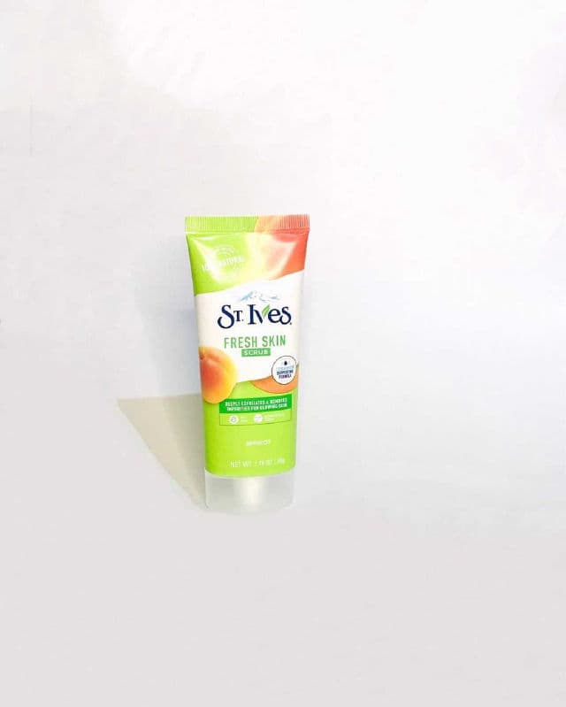 St. Ives Fresh Skin Scrub Apricot review photo by Zhenna