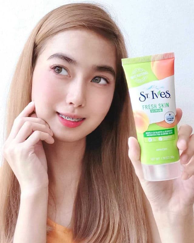 St. Ives Fresh Skin Scrub Apricot review photo by Zhenna