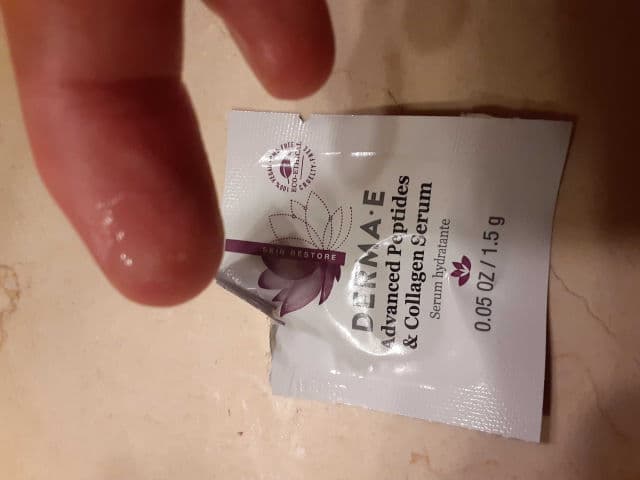 derma e Advanced Peptides & Collagen Serum review photo by theskinilivein