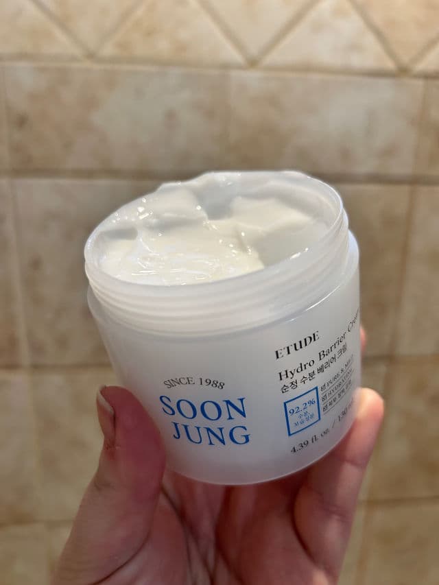 ETUDE SoonJung Hydro Barrier Cream review photo by ElleCookie