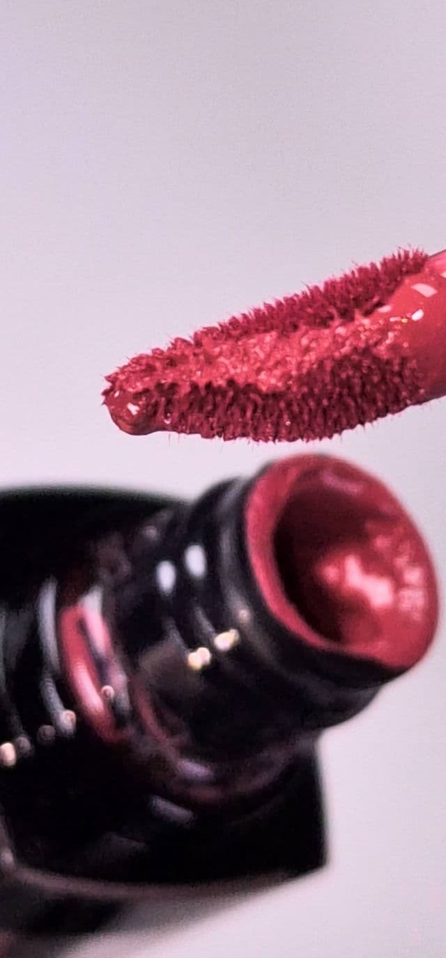 Estee Lauder Pure Color Envy Kissable Lip Shine 307 Wicked Cream review photo by neneferroni