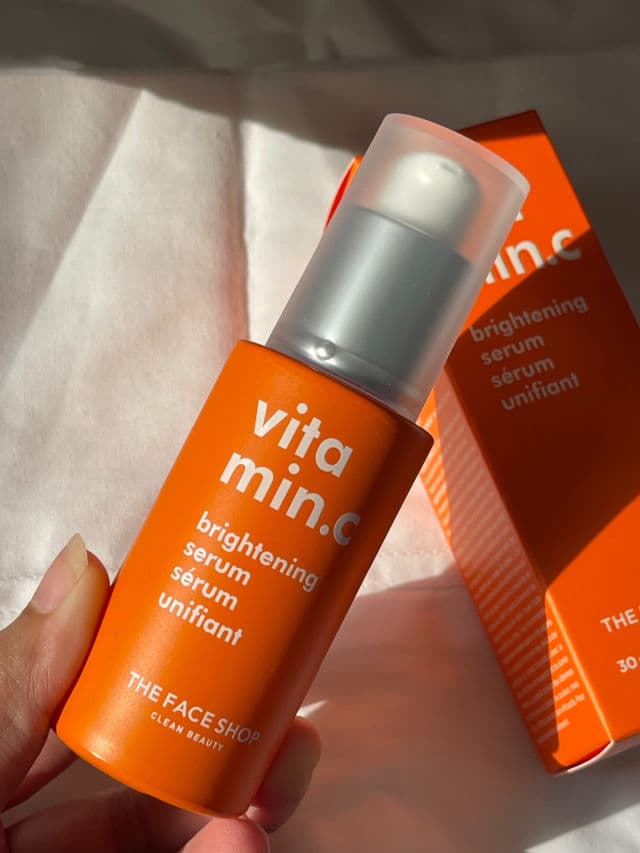 THE FACE SHOP Vitamin C Brightening Serum review photo by Arnaaz