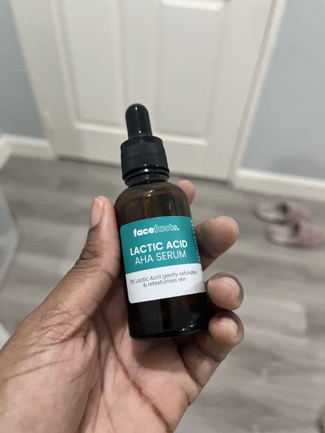 Face Facts Glow & Resurface Lactic Acid Moisturising Facial Serum review photo by BlankCanvasMakeup