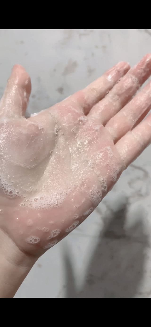 deserve Everyday Hydrating Niacinamide Gel Cleanser review photo by halleysburrow