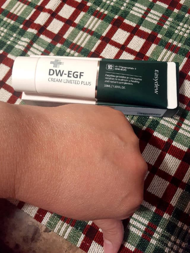 Easydew DW-EGF Cream Limited Plus review photo by Carmen559c
