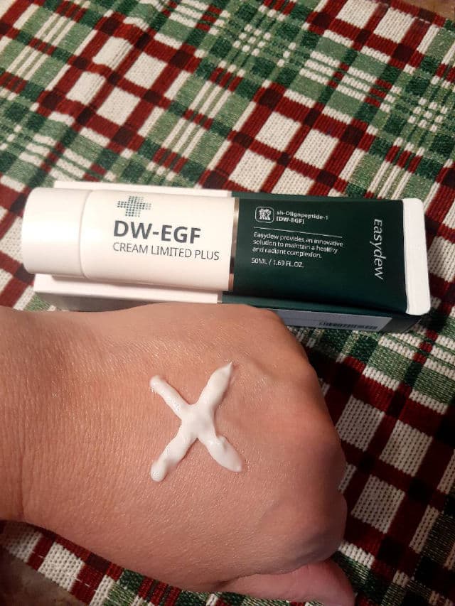 Easydew DW-EGF Cream Limited Plus review photo by Carmen559c