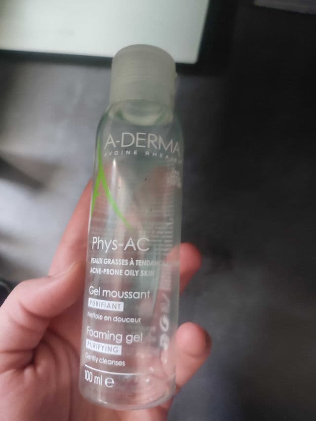 A-Derma Phys AC Purifying Foaming Gel review photo by silxena