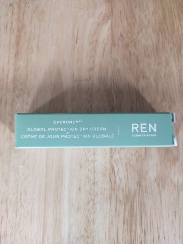 REN Clean Skincare Evercalm Global Protection Day Cream review photo by hankisabelle1