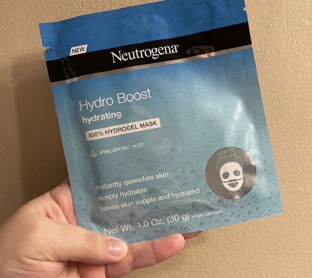 Neutrogena Moisturizing Hydro Boost Hydrating Face Mask review photo by VanesaG