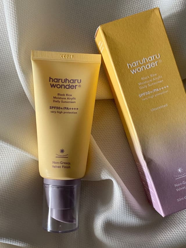 HaruHaru WONDER Black Rice Moisture Airyfit Sunscreen SPF50+/PA++++ review photo by Karina14