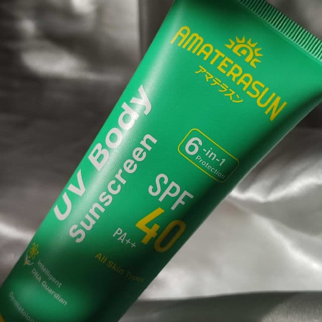 AMATERASUN UV Body Sunscreen SPF 40 PA++ review photo by Michico