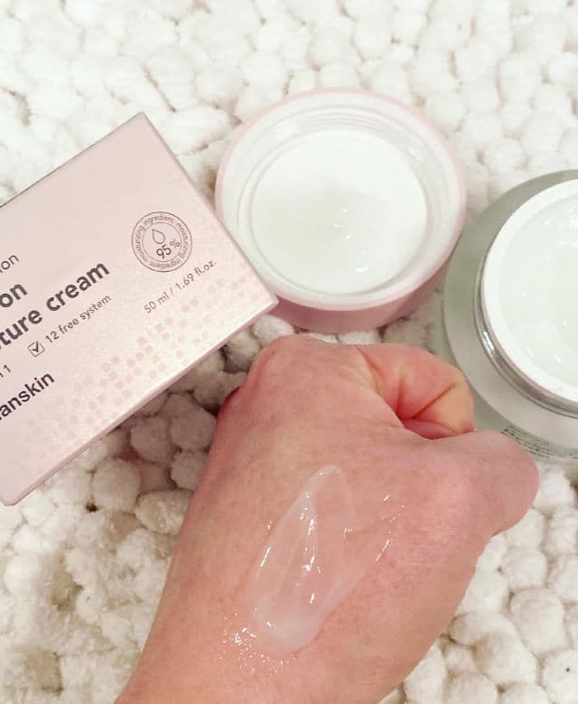 HANSKIN Real Complexion Hyaluron Moisture Cream review photo by cleahanchey