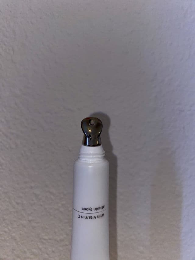 Douglas Skin Focus Vitamin Radiance Glow Eye Gel review photo by Auroraa