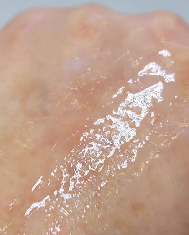 ELIZAVECCA Hwa Yu Hong Flower Essence Lotion review photo by JamieM7