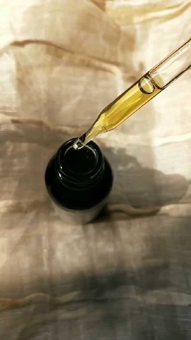 Minimalist Retinol 0.3% + Q10 review photo by thyskinmatters