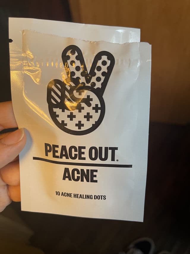 Peace Out Acne Dots review photo by juliemar