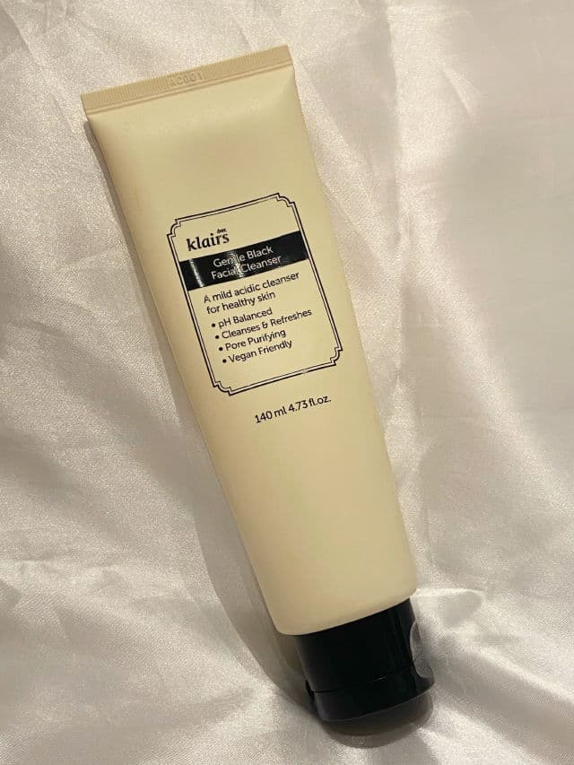 Dear, Klairs Gentle Black Facial Cleanser review photo by Jskinsharing