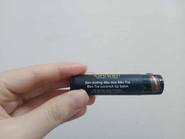 the Cocoon Ben Tre Coconut Lip Balm review photo by xuanxx