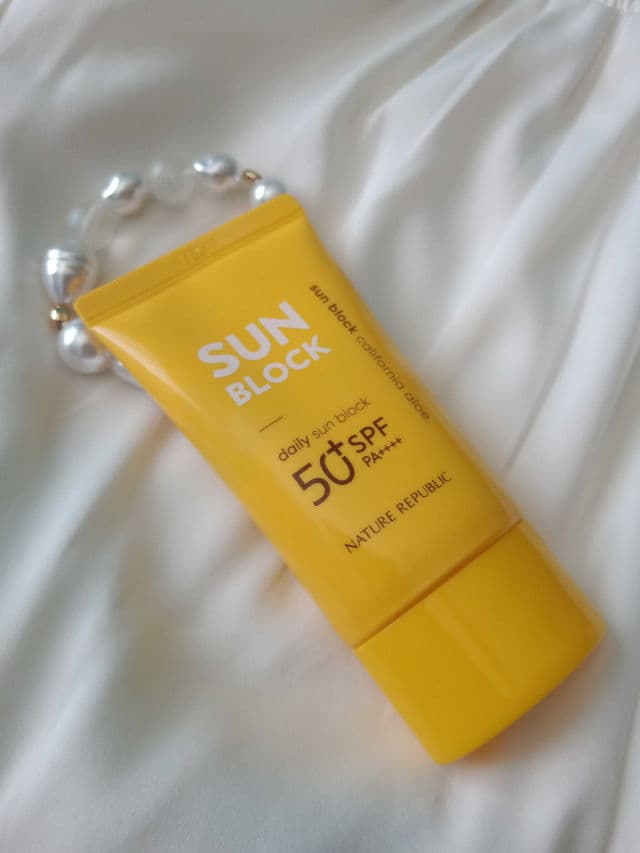 NATURE REPUBLIC California Aloe Daily Sun Block SPF 50+ PA++++ review photo by xuanxx
