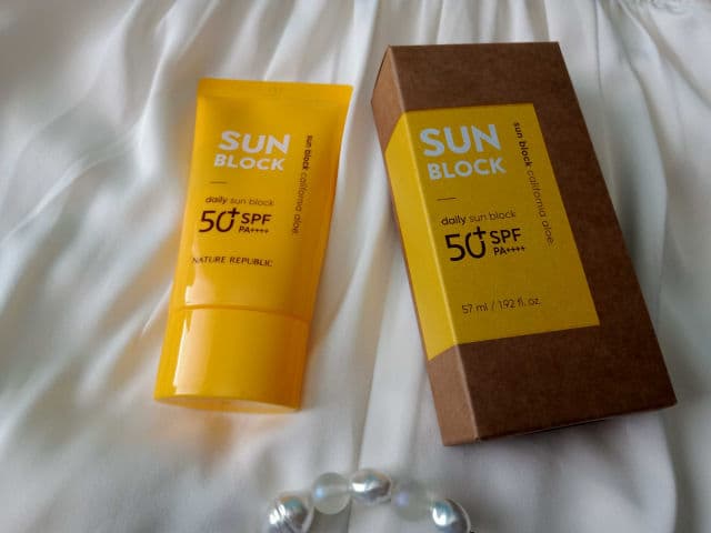 NATURE REPUBLIC California Aloe Daily Sun Block SPF 50+ PA++++ review photo by xuanxx