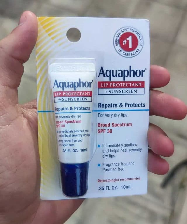 Aquaphor Lip Repair + Protect Broad Spectrum SPF 30 review photo by Mo3ath421