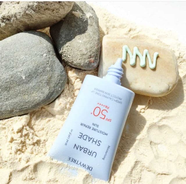 DEWYTREE Urban Shade Moisture Repair Sun SPF 50 PA++++ review photo by Skincarediarysos