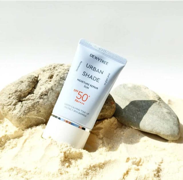 DEWYTREE Urban Shade Moisture Repair Sun SPF 50 PA++++ review photo by Skincarediarysos