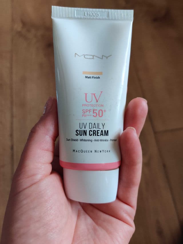MACQUEEN Daily Sun Cream Matt Finish SPF50+ PA+++  review photo by HIBeauty