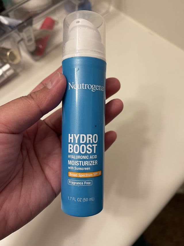 Neutrogena Hydro Boost Hyaluronic Acid Moisturizer SPF 50 review photo by msjessako