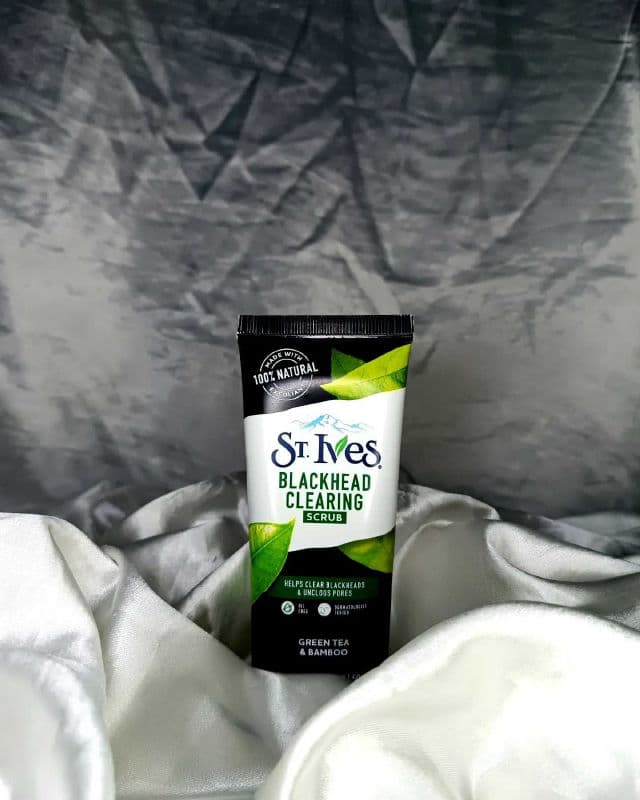 St. Ives Blackhead Clearing Green Tea Scrub review photo by Skincarewithdannn
