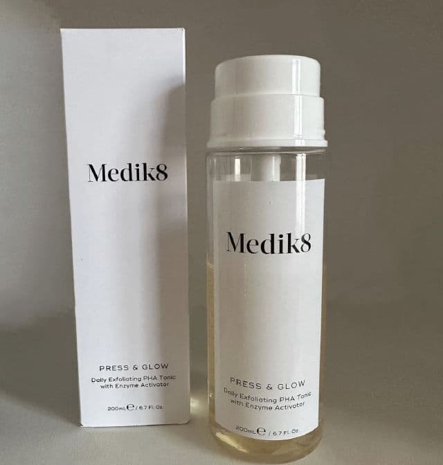 Medik8 Press & Glow Daily Exfoliating PHA Tonic with Enzyme Activator review photo by skincarechapter