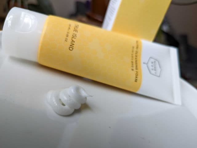 True Island Honey Bee Nutri Cleansing Foam review photo by destinationglass