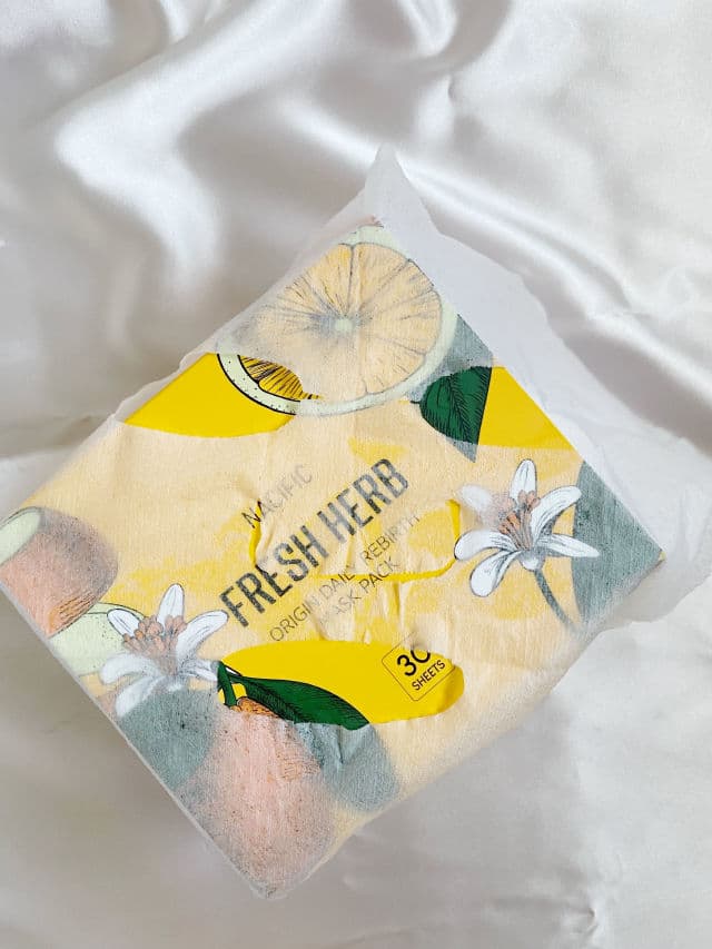 Nacific Fresh Herb Origin Daily Rebirth Mask Pack review photo by hapiyatot