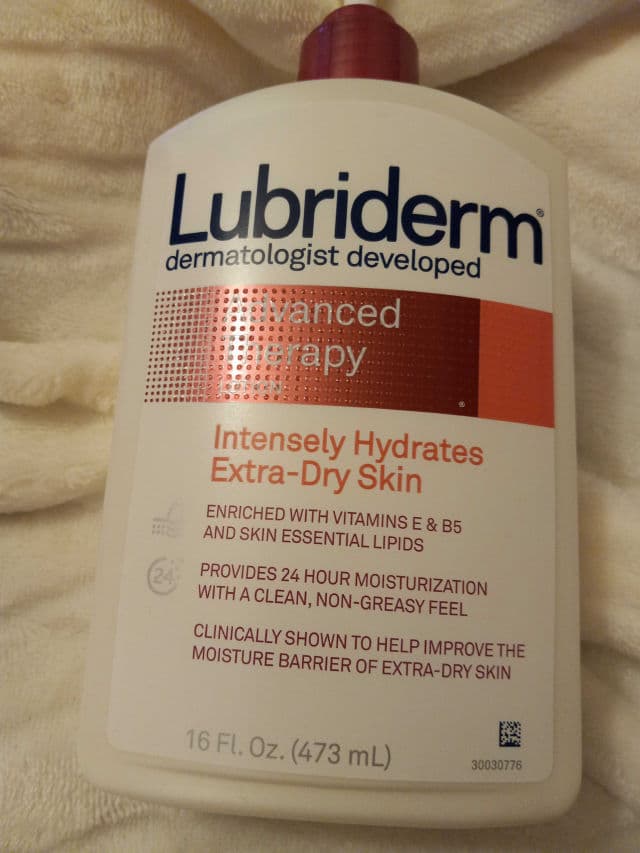 Lubriderm Advanced Therapy Fragrance-Free Lotion review photo by ParisJ