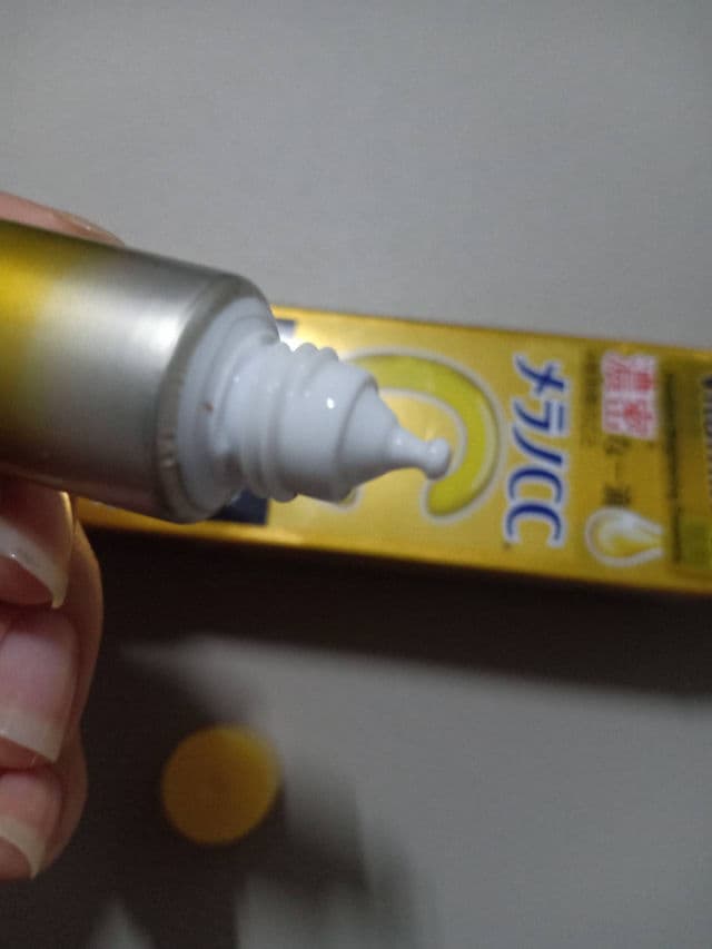 Rohto Melano CC Vitamin C Premium Essence review photo by Ozu