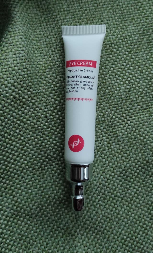 Vibrant Glamour Peptide Eye Cream review photo by Mavle
