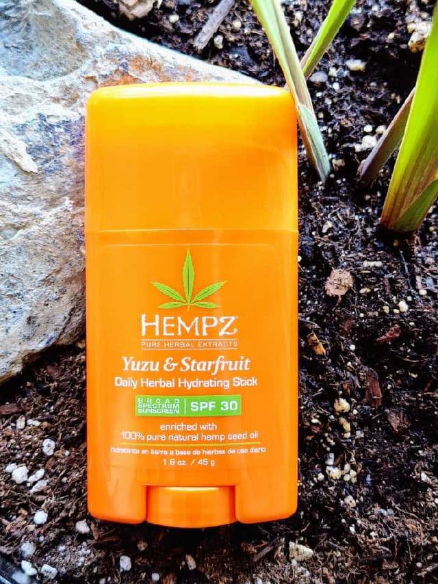 Hempz Yuzu & Starfruit Daily Herbal Hydrating Stick Broad Spectrum SPF 30 review photo by Researching4Beauty