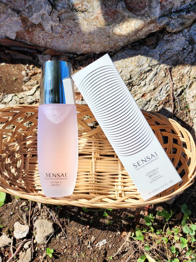 Sensai Cellular Performance Lotion II (Moist) review photo by Researching4Beauty