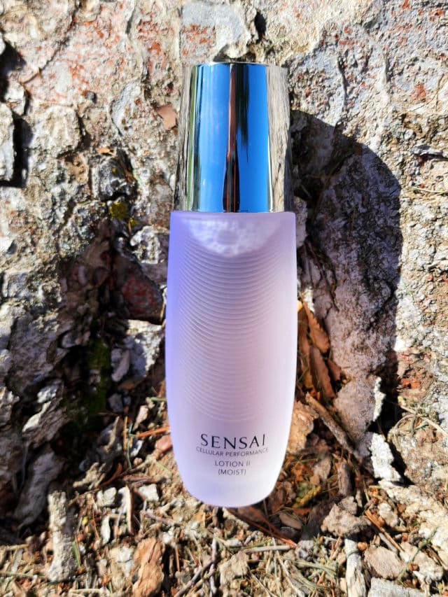 Sensai Cellular Performance Lotion II (Moist) review photo by Researching4Beauty